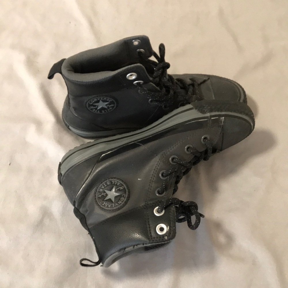 Black converse shoes